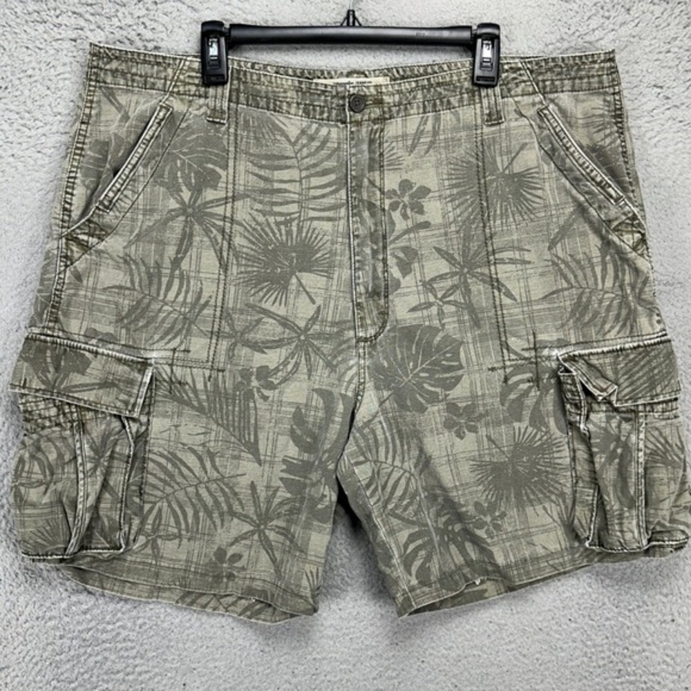 Wrangler Jeans Co. Mens Cargo Shorts 40 Olive Green‎ Palm Tree Print Flat Front